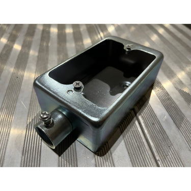 ねじなし露出BOX1個用1方出 薄鋼 TCS11K19
