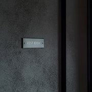 ポッシュリビング 63954 サインプレート REST ROOM ブラック