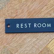 ポッシュリビング 63954 サインプレート REST ROOM ブラック
