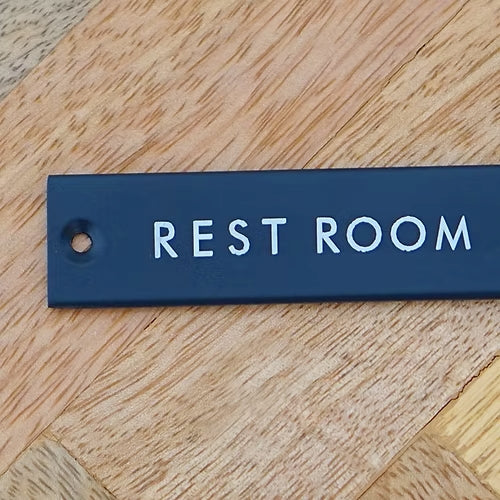 ポッシュリビング 63954 サインプレート REST ROOM ブラック