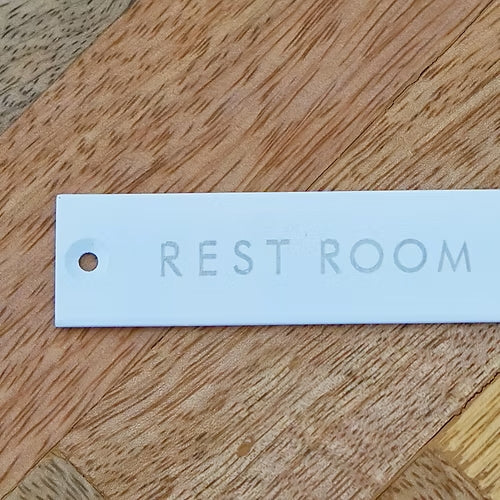 ポッシュリビング 63956 サインプレート REST ROOM ホワイト