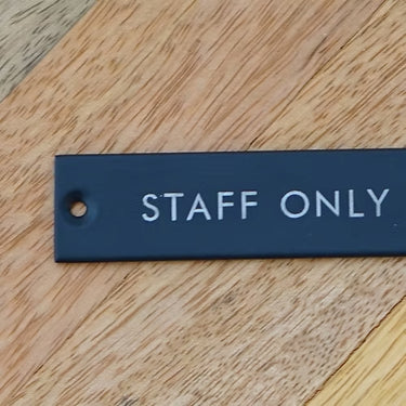 ポッシュリビング 63957 サインプレート STAFF ONLY ブラック