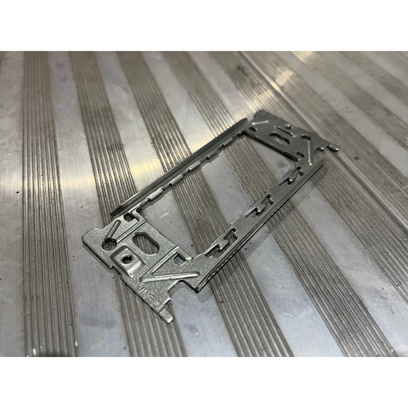 埋込取付枠　金属枠