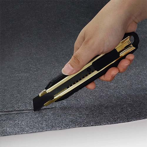 電気工事のケーブルの被覆きなど幅広く活躍【黒金】メタルカッターナイフ