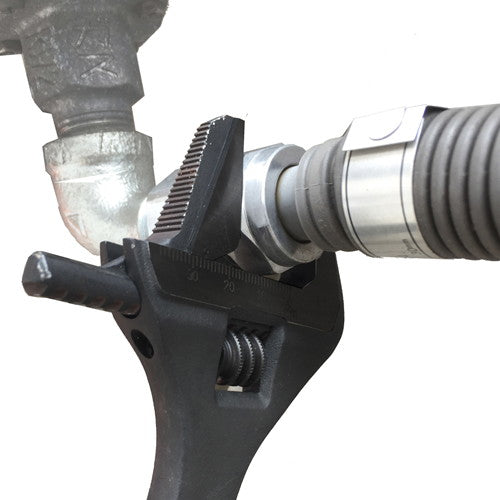 水道管・ガス管などの取付、取り外し作業やナットの締め外し作業に【黒金】パイレンモンキー（グリップ付）