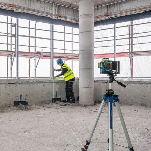 ボッシュ BOSCH レーザー墨出し器 グリーンレーザー GLL18V-120-33CG＋18Vバッテリー充電器セット