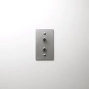 ZS3-102 トグルスイッチプレート アルミ・フラット 1連/2口